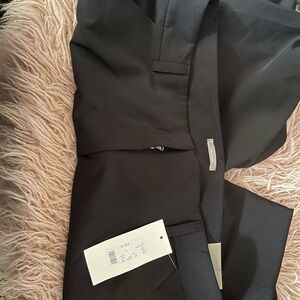 Maurices woman's black dress Capri pant size 18.
